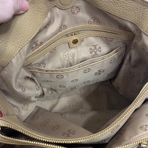 Tory Burch Harper Stripe tote bag.Color is vintage Camel - Picture 11 of 16